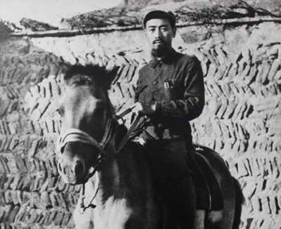 1935å¹´ï¼Œé•¿å¾åˆ°è¾¾é™•åŒ—æ—¶çš„å‘¨æ©æ¥
