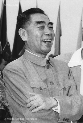 1959å¹´å‘¨æ©æ¥åœ¨é¦–éƒ½æœºåœºè¿ŽæŽ¥å¤–å®¾.ä½œè€…å•ç›¸å‹
