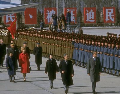 å‘¨æ€»ç†é™ªåŒå°¼å…‹æ¾æ£€é˜…ä¸‰å†›ä»ªä»—é˜Ÿ
Keywords: å°¼å…‹æ¾è®¿åŽ