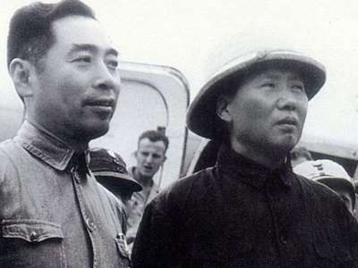 1945å¹´ä¸Žæ¯›æ³½ä¸œåœ¨é‡åº†æœºåœº
