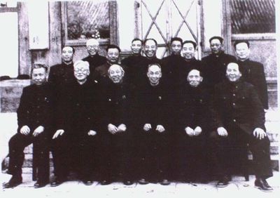 1949å¹´9æœˆ21æ—¥ä¸­å›½äººæ°‘æ”¿æ²»åå•†ä¼šè®®ç¬¬ä¸€å±Šå…¨ä½“ä¼šè®®åœ¨åŒ—å¹³å¼€å¹•ã€‚å›¾ä¸ºå‡ºå¸­ä¼šè®®çš„ä¸­å…±ä»£è¡¨åœ¨ä¸­å—æµ·åˆå½±
