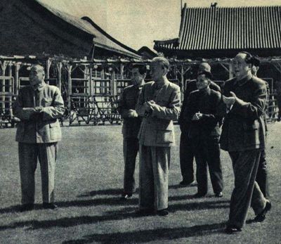 1962å¹´ï¼Œæ¯›æ³½ä¸œæœ±å¾·å‘¨æ©æ¥åˆ˜å°‘å¥‡é‚“å°å¹³å‚åŠ ä¸­åŽå…¨å›½é’å¹´è”åˆä¼šå››å±Šä¸€æ¬¡ä¼šè®®
