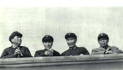 1966å¹´ï¼Œæ¯›æ³½ä¸œã€æž—å½ªã€å‘¨æ©æ¥ã€é™ˆä¼¯è¾¾
