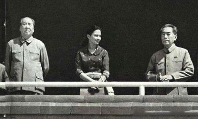 è¥¿å“ˆåŠªå…‹äº²çŽ‹å¤«äººèŽ«å°¼å…‹å…¬ä¸»ä¸Žæ¯›æ³½ä¸œã€å‘¨æ©æ¥åœ¨å¤©å®‰é—¨åŸŽæ¥¼
